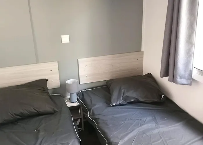 אתר קמפינג Mh 414 Samba 3chambres Et 1salle De Bain Dans 4 Etoiles סן-ז'וליין-אן-בורן